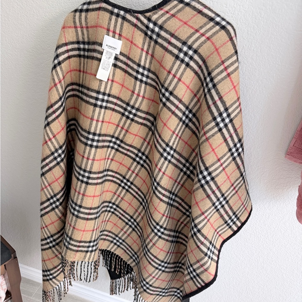 Burberry Black Cape with Plaid Lining and Fringe - Picture 4 of 7